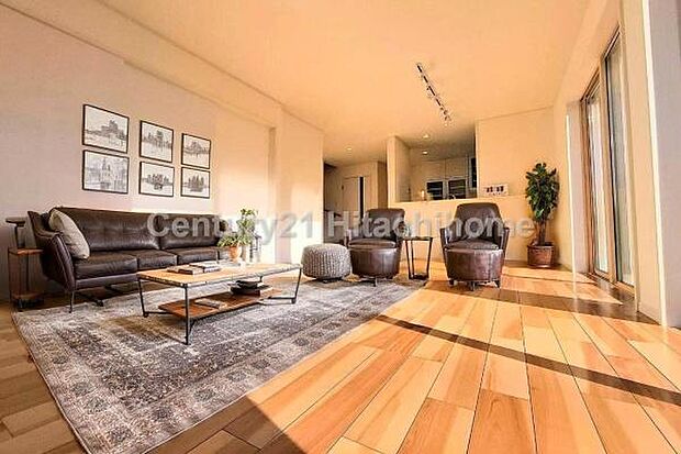 《リビングダイニング》　■本画像は家具や小物の配置をCGで作成しており、実際に現地に家具や小物は置かれておりません。また、価格に家具や小物は含まれておりません。