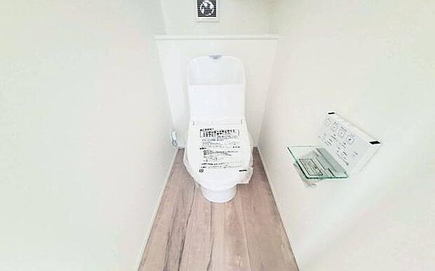 《トイレ》　■清潔感のある落ち着いたトイレ。