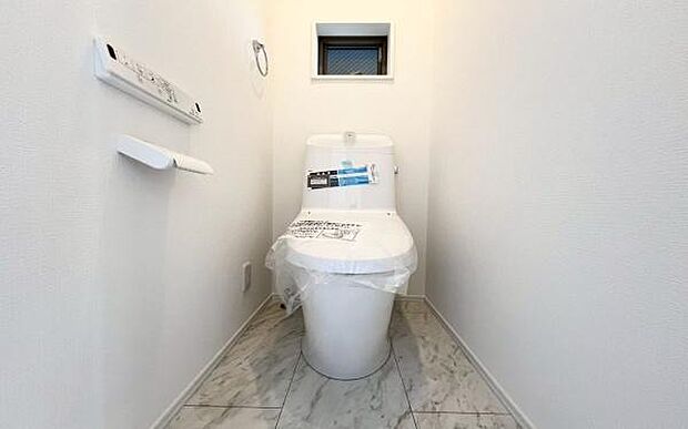 《トイレ》 ■トイレは明るい空間で清潔感があります。