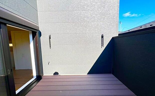 《バルコニー》　■「青い空」と「白い雲」、「気分が晴れる場所」がここにあります。