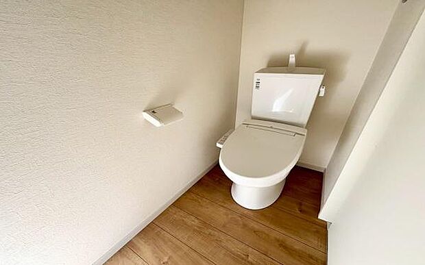 《トイレ》 ■清潔感のある落ち着いたトイレ。