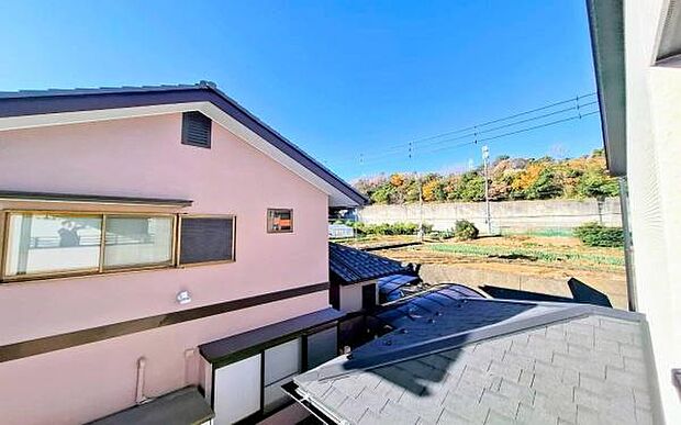 《眺望》　■目の前には気持ちの良い青空が広がります。開放的で開けた空間が望めます。