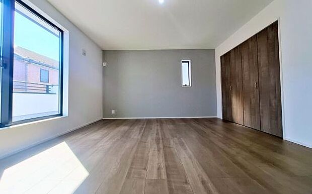 《洋室》 ■明るい空間になっています。