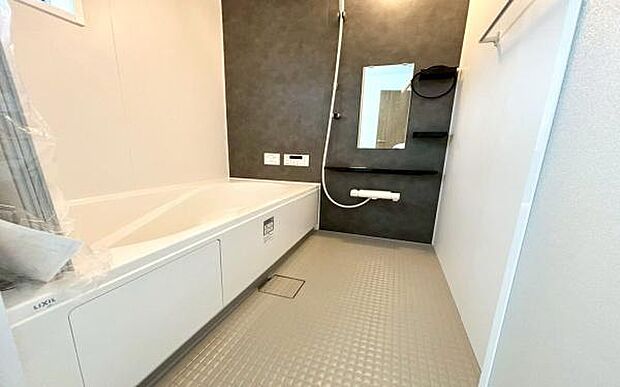 《浴室 》 ■バスルームは一日の疲れを癒す居心地の良い空間です。