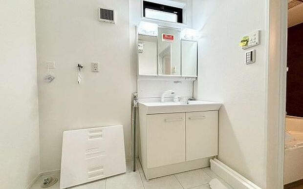 《洗面台》 ■朝のバタバタした身支度を支えてくれる洗面所。