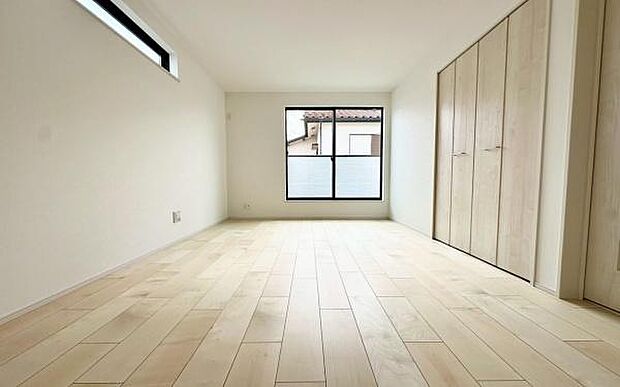 《寝室》 ■心地よい眠りへといざなう落ち着いた雰囲気の寝室