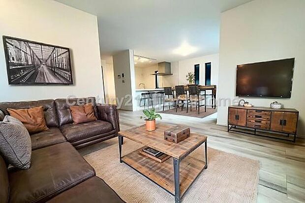 ゆとりを感じさせる上質で明るい空間が、住まう人や訪れる人を心地よく迎え入れてくれます。（本画像家具はCGで作成しており、実際に現地に家具はおかれておりません。また価格に家具は含まれておりません）