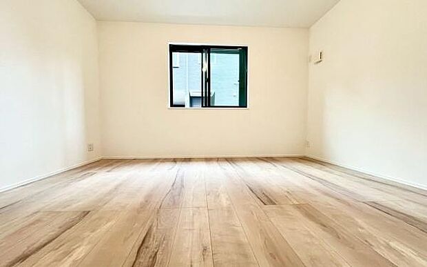 《寝室》　■心地よい眠りへといざなう落ち着いた雰囲気の寝室