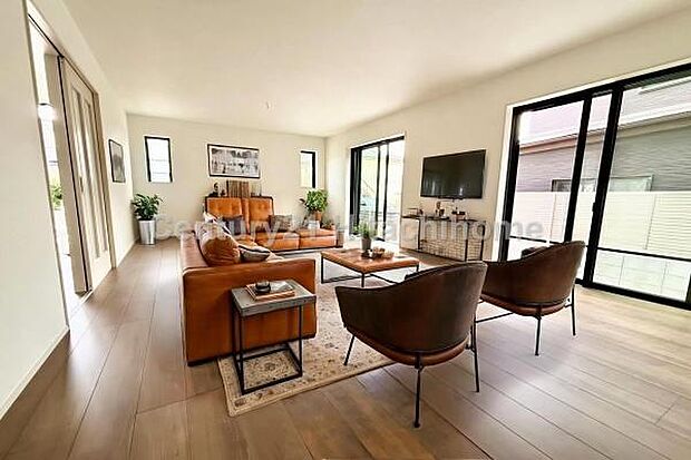 《リビングダイニング》　■本画像は家具や小物の配置をCGで作成しており、実際に現地に家具や小物は置かれておりません。また、価格に家具や小物は含まれておりません。