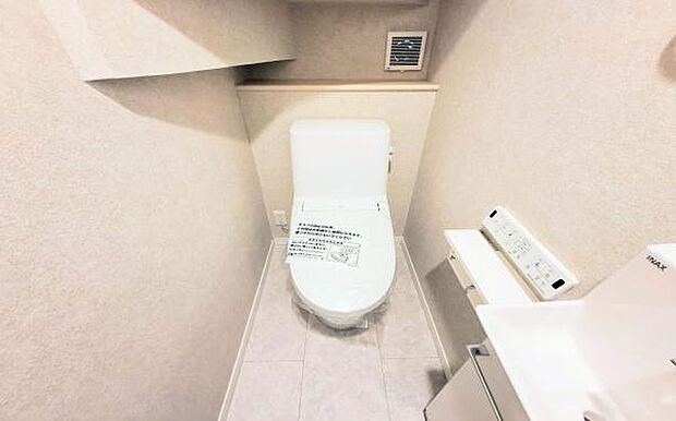《トイレ》■トイレは明るい空間で清潔感があります。