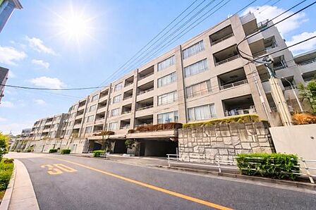 《外観》　■ここから一つ一つ思い出を紡いでいく。マイホームはいつも家族の歴史とともにあります。