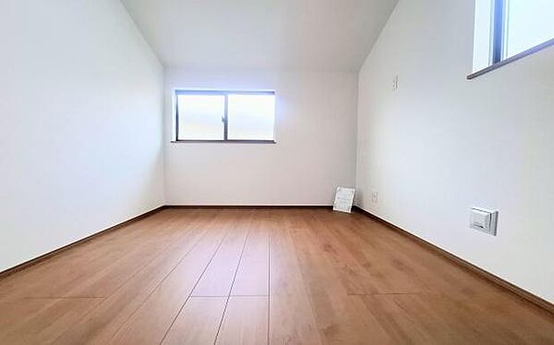 《寝室》　■心地よい眠りへといざなう落ち着いた雰囲気の寝室