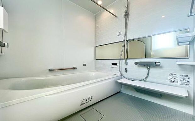 《浴室 》 ■バスルームは一日の疲れを癒す居心地の良い空間です。