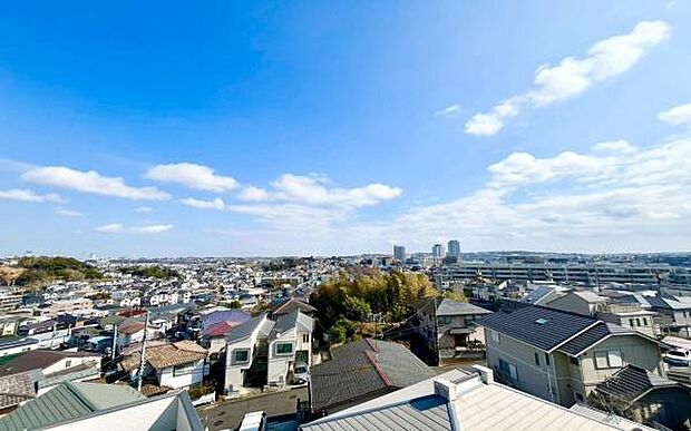 《眺望》 ■「空」×「光」×「風」。開放感を具現化したような現地は、まさに「永住の地」としての選択肢です。