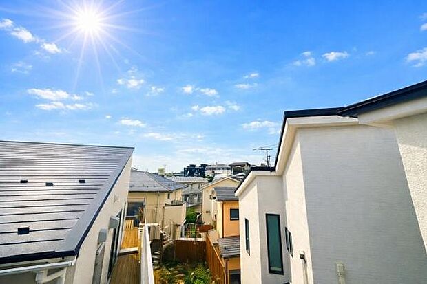 《眺望》 ■「空」×「光」×「風」。開放感を具現化したような現地は、まさに「永住の地」としての選択肢です。