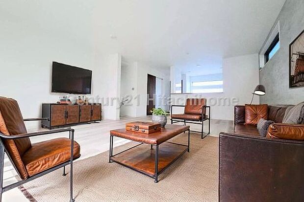 《リビングダイニング》　■本画像は家具や小物の配置をCGで作成しており、実際に現地に家具や小物は置かれておりません。また、価格に家具や小物は含まれておりません。