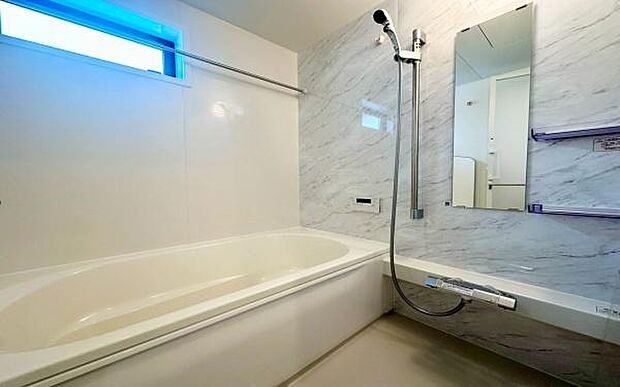 《浴室》　■ゆったりくつろげる癒しのバスルーム。