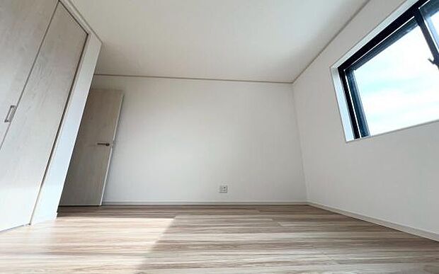 《洋室》 ■明るい空間になっています。