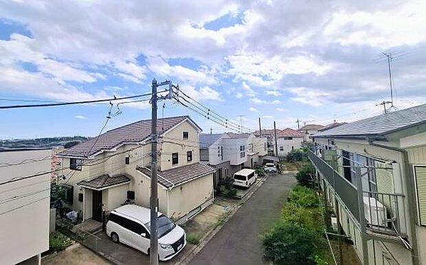 《眺望》 ■目の前には気持ちの良い青空が広がります。開放的で開けた空間が望めます。
