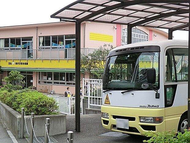 芙蓉幼稚園まで391m、健康重視の一環として体育講師の指導を受け、いろいろな遊びの中で充分に体を動かす楽しさを味わいます