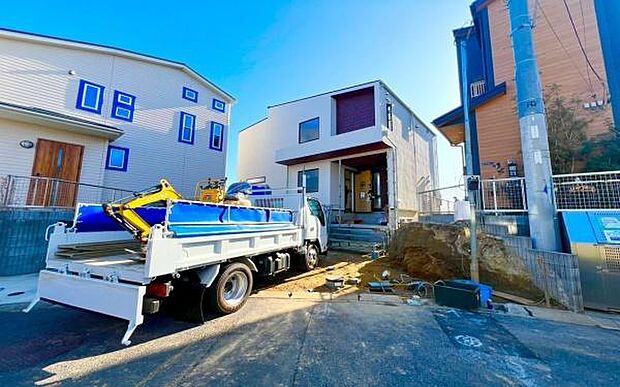 《前面道路》 ■落ち着いた住環境です。