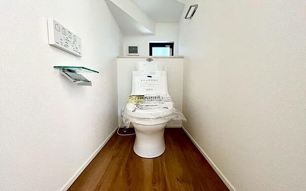 《トイレ》　■清潔感のある落ち着いたトイレ。