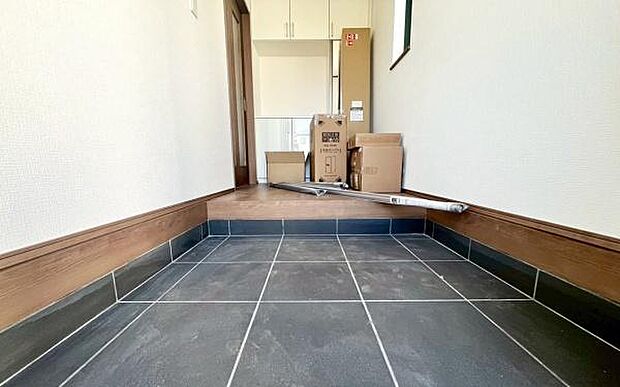 《玄関》　■我が家の顔である玄関。帰るのが楽しみになりますね。