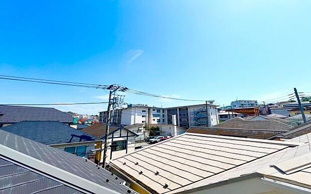 《眺望》　■前面に高い建物がないので開放的で開けた眺望が望めます。