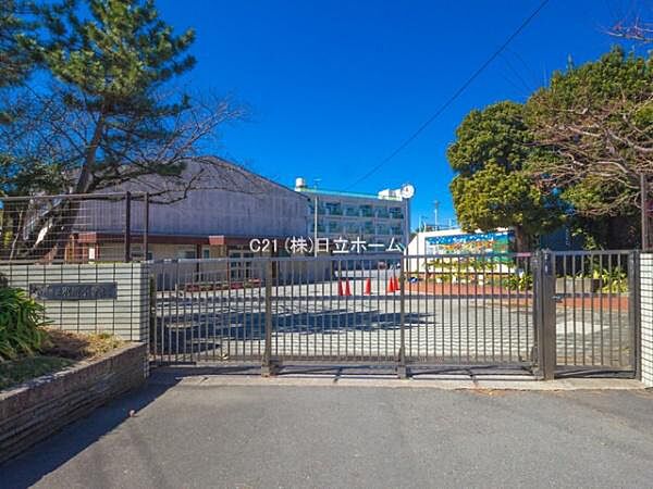 横浜市立別所小学校まで1093m