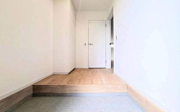 《玄関》　■我が家の顔である玄関。帰るのが楽しみになりますね。