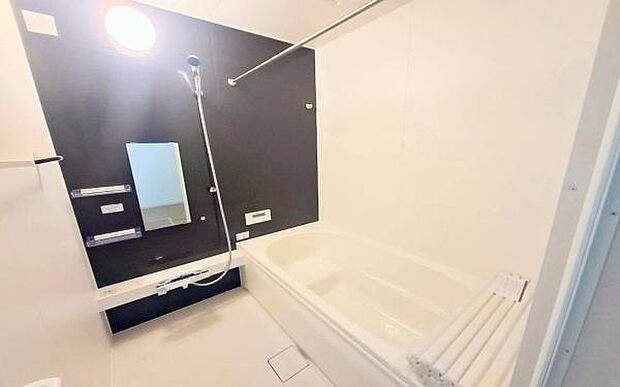 《浴室》　■ゆったりくつろげる癒しのバスルーム。