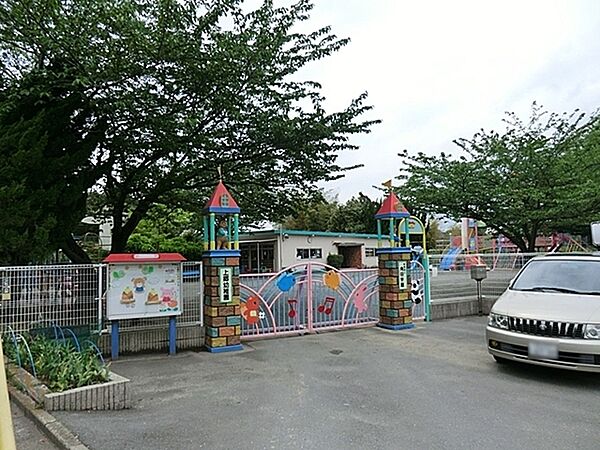 上郷幼稚園まで773m、満3歳から。「自分から進んで行動し、何事も一所懸命頑張って最後までやりぬく子」を育成することを目標してます。