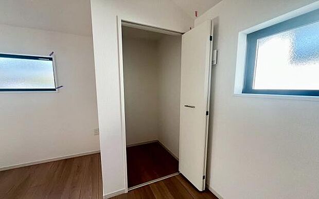 《収納》 ■実用性を考慮した収納です。