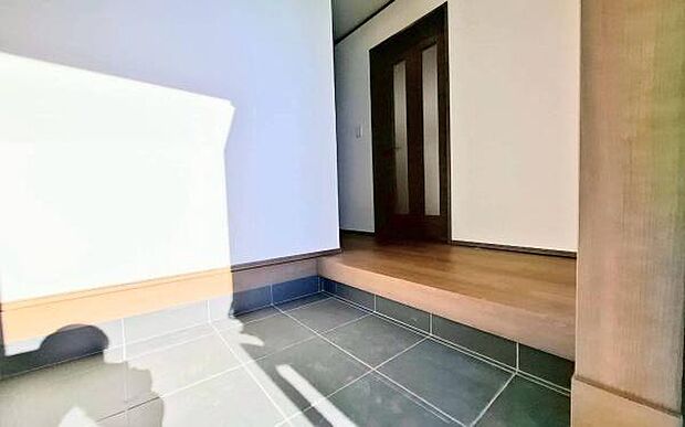 《玄関》 ■我が家の顔である玄関。帰るのが楽しみになりますね。