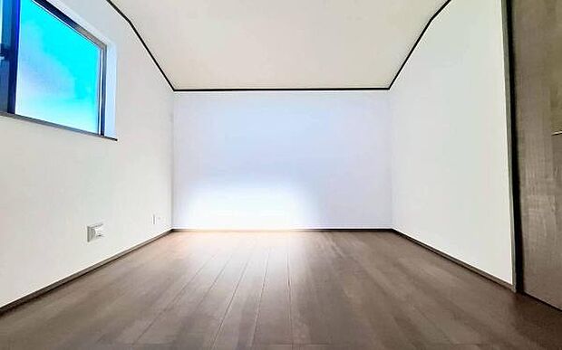 《洋室》 ■型にはまらない多才なプライベートルーム。くつろぎの場としてだけでなく、趣味や仕事のパーソナルスペースとしても活躍する、ゆったりした寝室。個の時間をたっぷり楽しめる快適空間です。