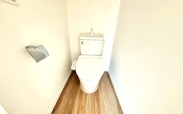 《トイレ》 ■トイレは明るい空間で清潔感があります。