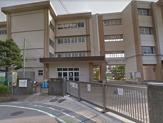 川崎市立南野川小学校まで329m