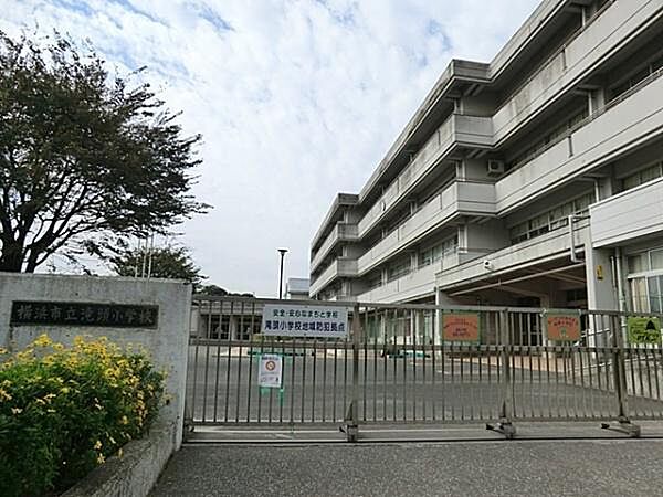 横浜市立滝頭小学校まで491m