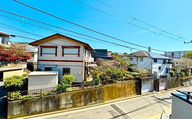 《眺望》　■目の前には気持ちの良い青空が広がります。開放的で開けた空間が望めます。