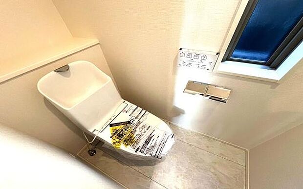 《トイレ》　■清潔感のある落ち着いたトイレ。