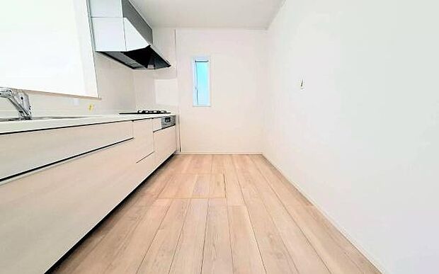 《システムキッチン》 ■会話を楽しみながら食事を味わう。一緒にいる時間が楽しい空間。カフェにいるような気分で毎日を過ごしたい。家族でいる時間を柔らかに包み込むインテリア。