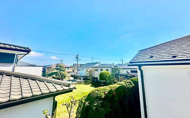 《眺望》　■「空」×「光」×「風」。開放感を具現化したような現地は、まさに「永住の地」としての選択肢です。
