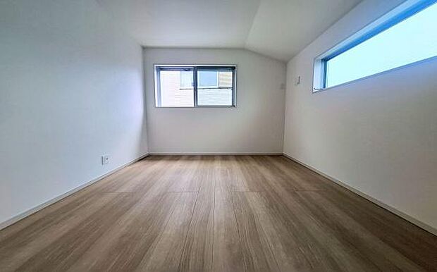 《子供部屋》 ■お子様の成長を優しく見守る、明るい子供部屋。遊んだり、学んだり、時には一人の時間を過ごしたりと健やかな毎日を育む大切な場所。未来への第一歩を育む、かけがえのない空間です。