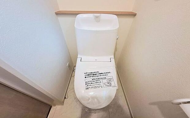《トイレ》 ■清潔感のある落ち着いたトイレ。
