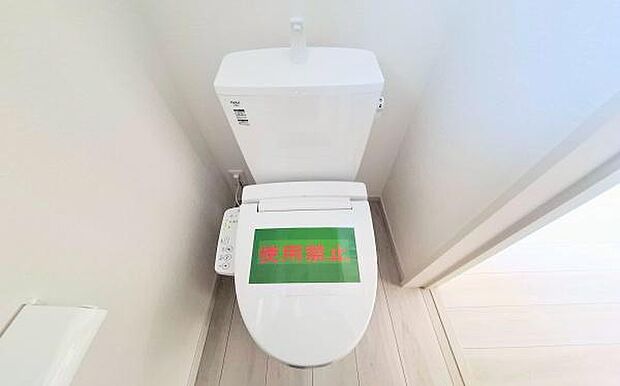 《トイレ》 ■清潔感のある落ち着いたトイレ。