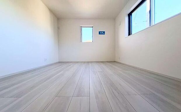 《洋室》 ■明るくスタイリッシュな空間になっています。