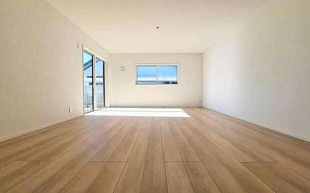 《リビングダイニング》 ■開放的でのびのびとくつろげるリビングは、家族のコミュニケーションの場として、みんなが集まる暖かな場所に。