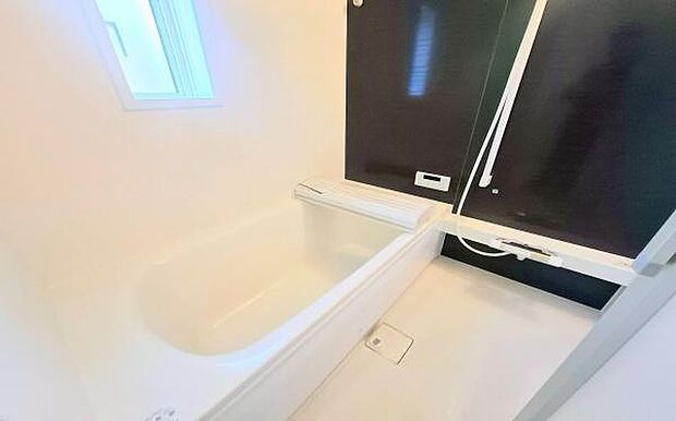 《浴室 》 ■バスルームは一日の疲れを癒す居心地の良い空間です。