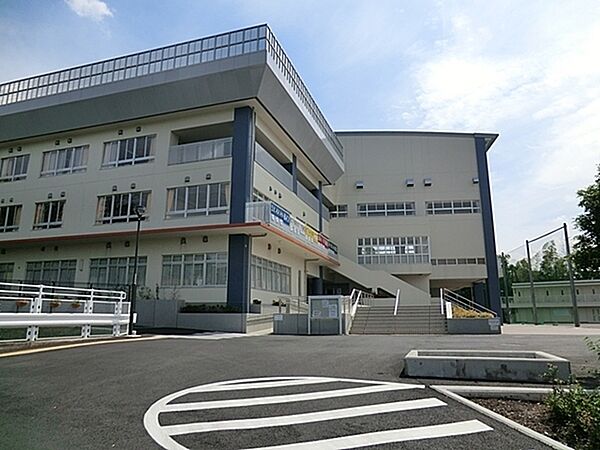 川崎市立柿生中学校まで1487m