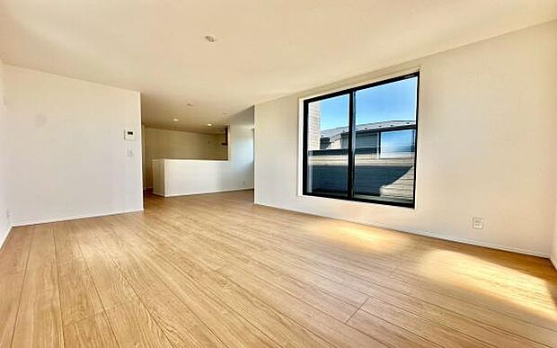 《リビングダイニング》 ■上質な時間を育む暮らしのメインステージ。寛ぎとご家族とのコミュニケーションを育む居心地のよい場所。